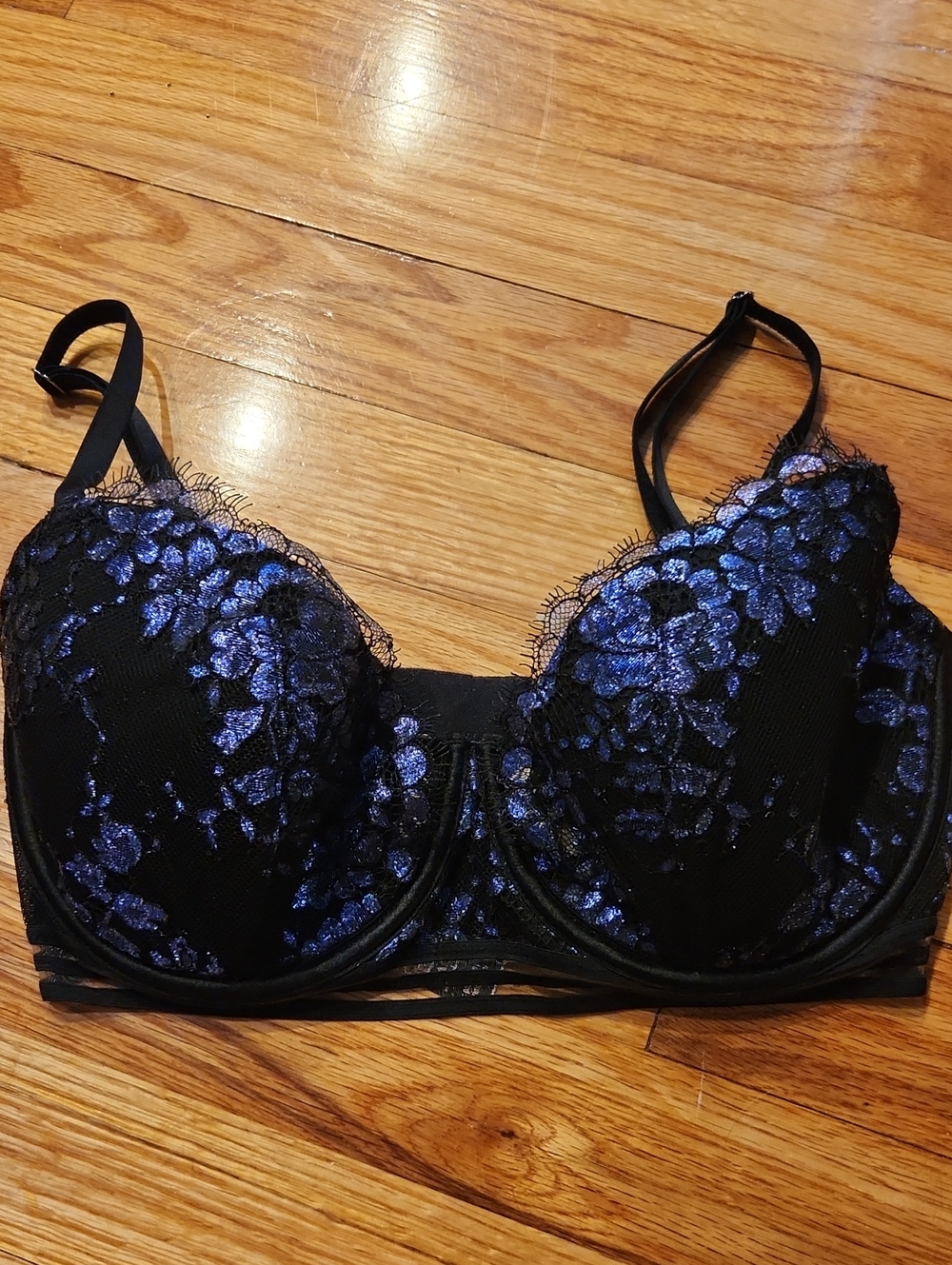 VS 32dd bra bundle